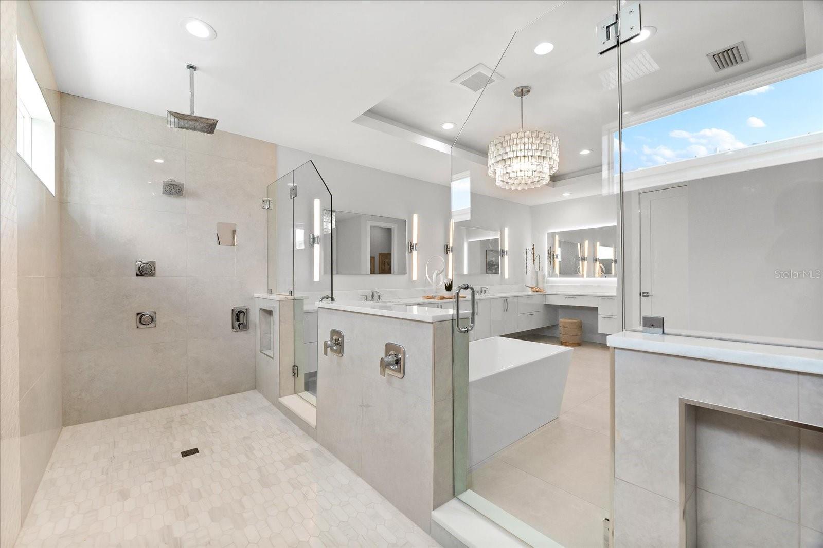 32 GULF BLVD, INDIAN ROCKS BEACH, FL, 33785