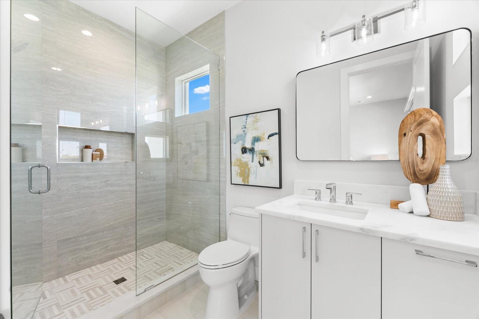 32 GULF BLVD, INDIAN ROCKS BEACH, FL, 33785