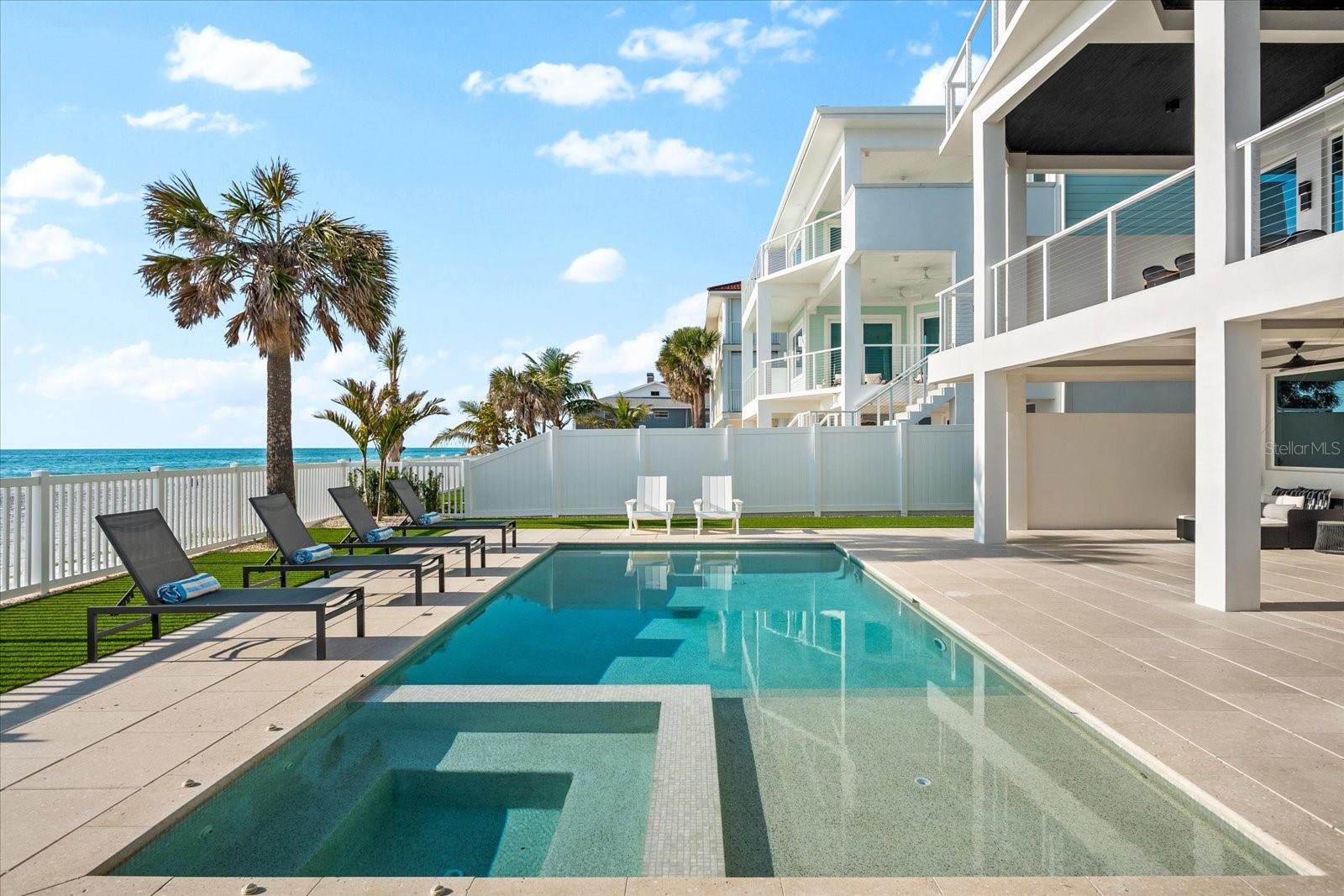 32 GULF BLVD, INDIAN ROCKS BEACH, FL, 33785