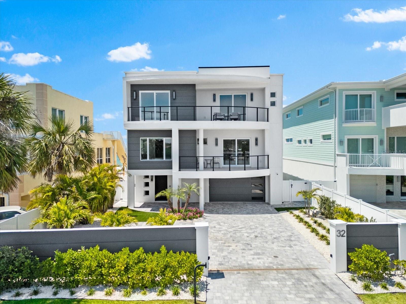 32 GULF BLVD, INDIAN ROCKS BEACH, FL, 33785