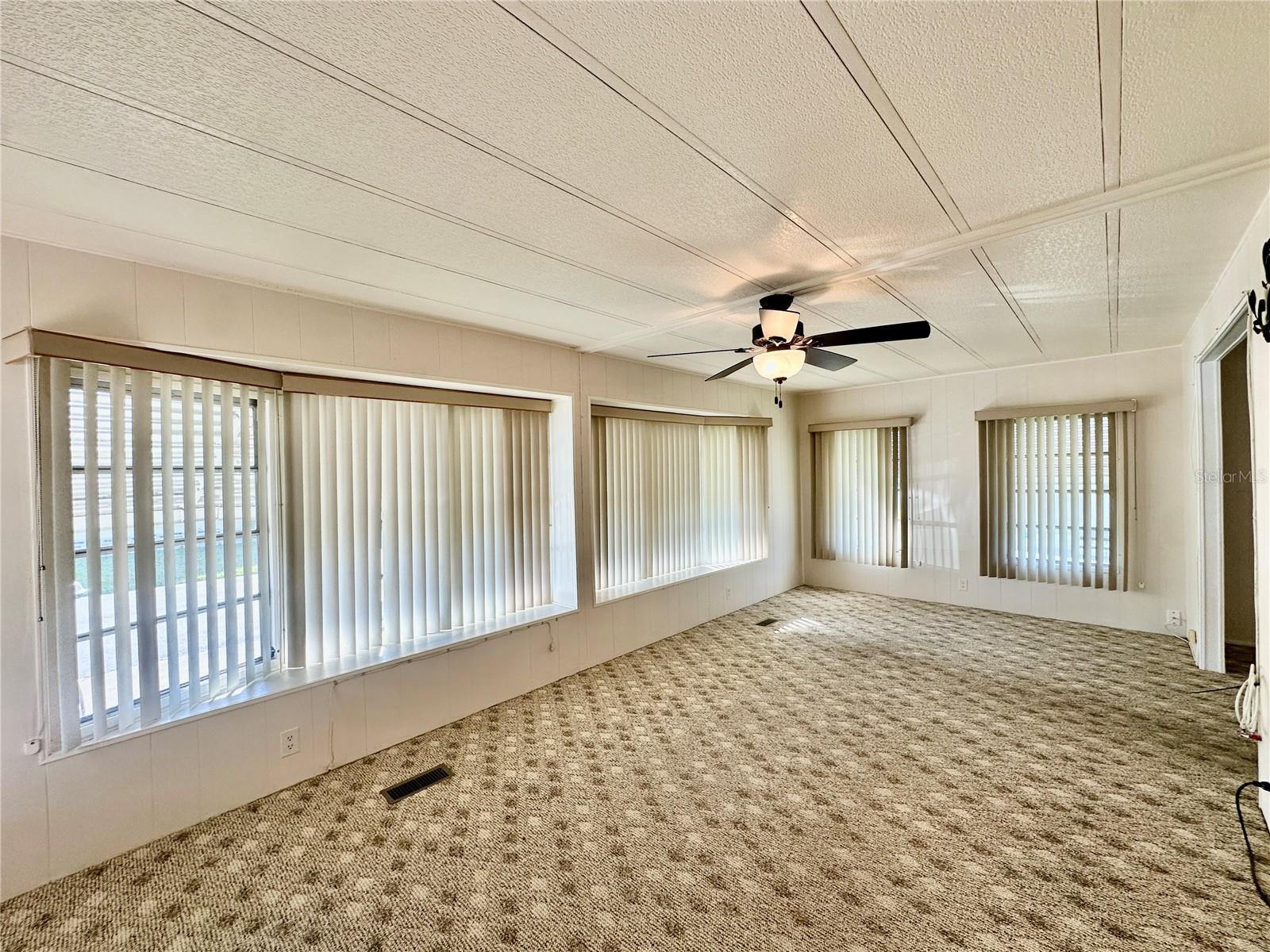 P4934136 Property Photo