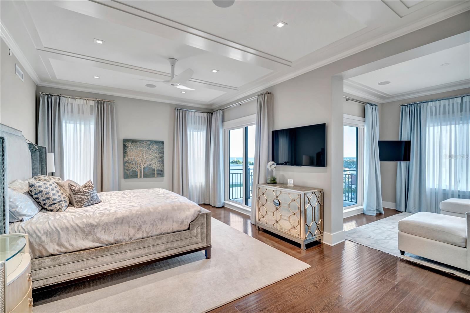 TB8362300 Property Photo