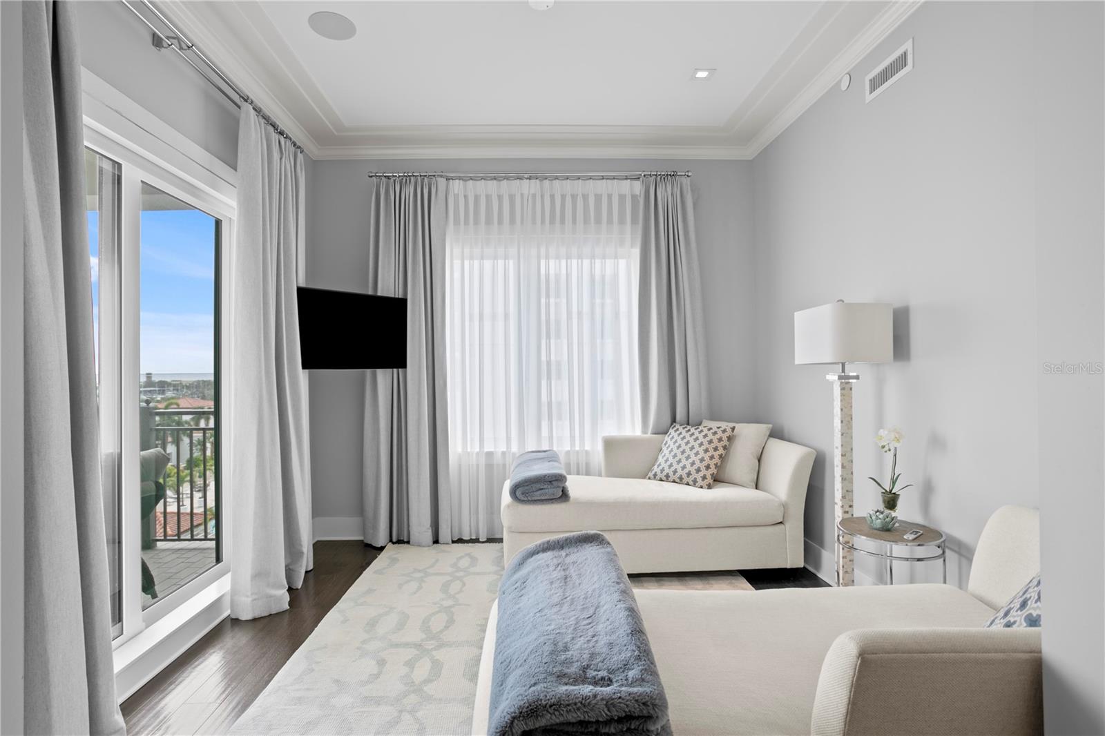 TB8362300 Property Photo