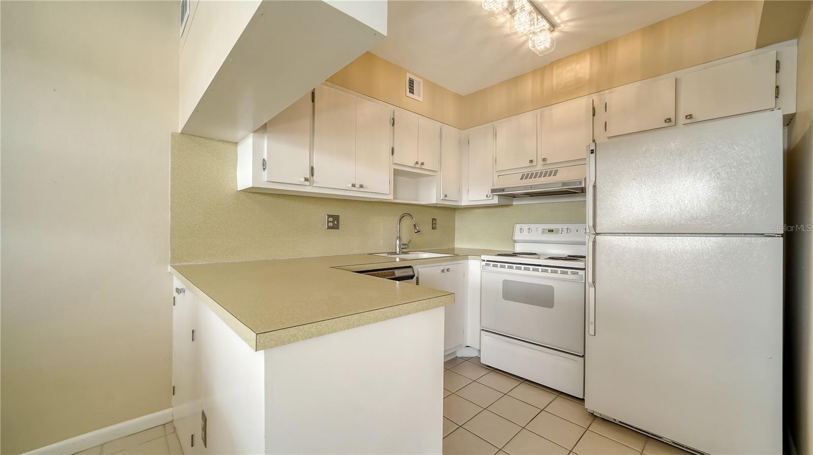 7231 W COUNTRY CLUB DR N #231, SARASOTA, FL, 34243
