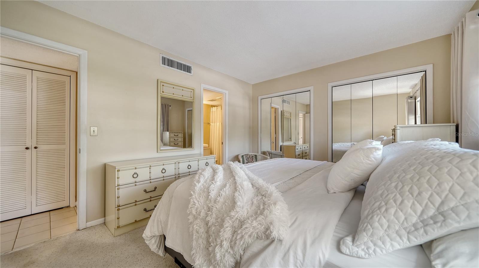 7231 W COUNTRY CLUB DR N #231, SARASOTA, FL, 34243