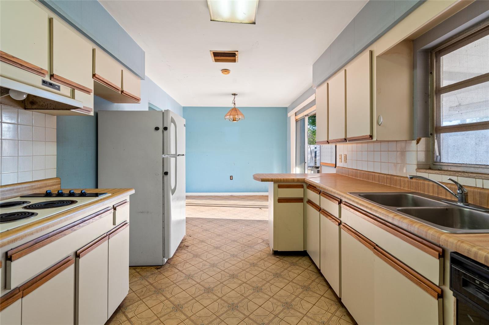 7811 EGYPT LAKE DR, TAMPA, FL, 33614