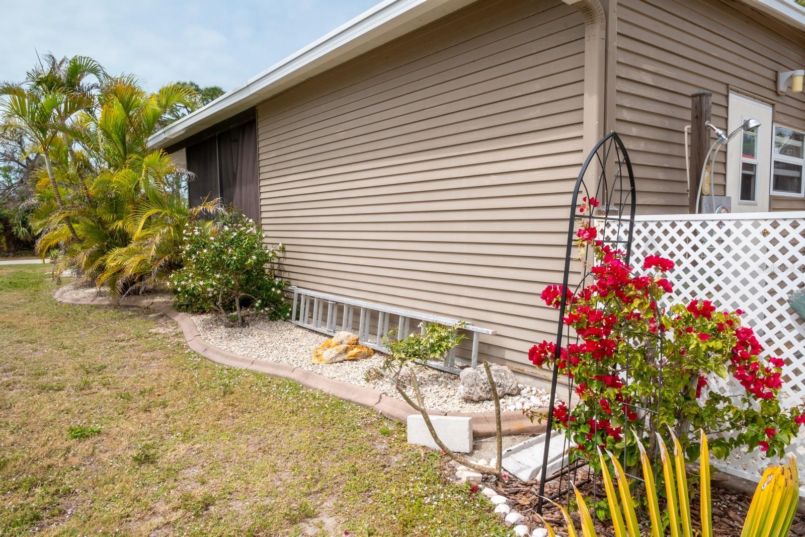 3021 HOLLY AVE, ENGLEWOOD, FL, 34224