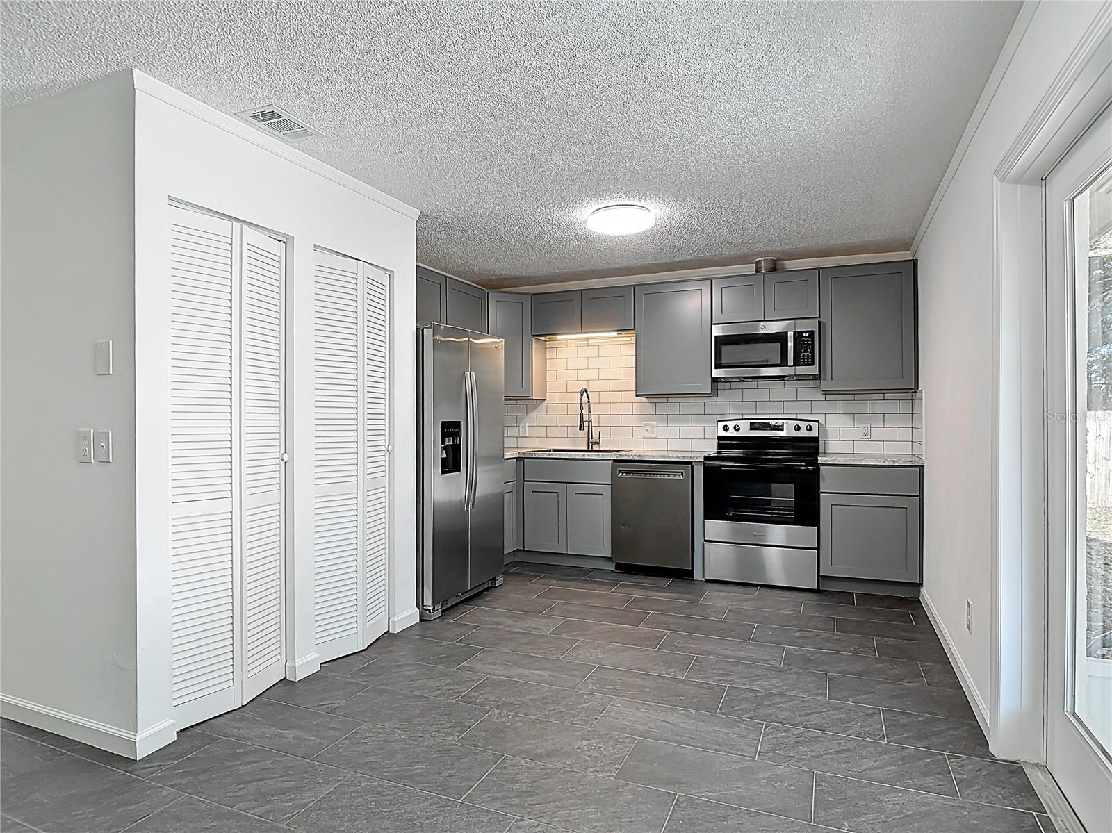 145 W FERN DR, ORANGE CITY, FL, 32763