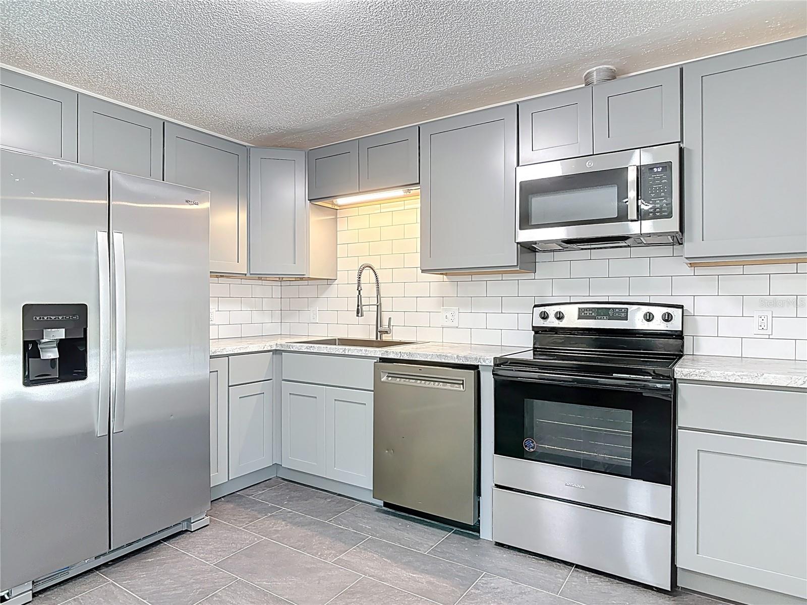 145 W FERN DR, ORANGE CITY, FL, 32763