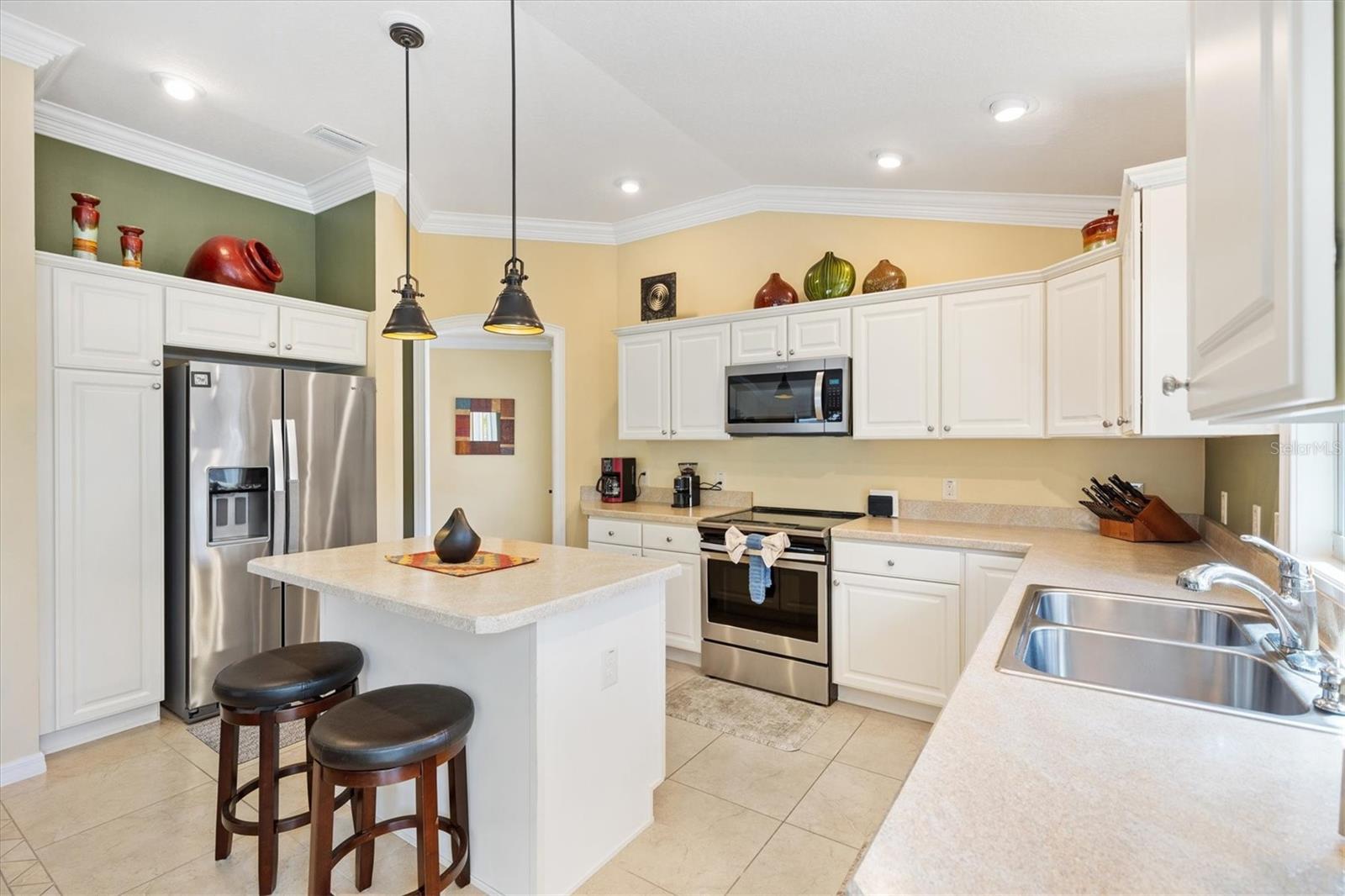 1143 BARRINEAU PL, THE VILLAGES, FL, 32163