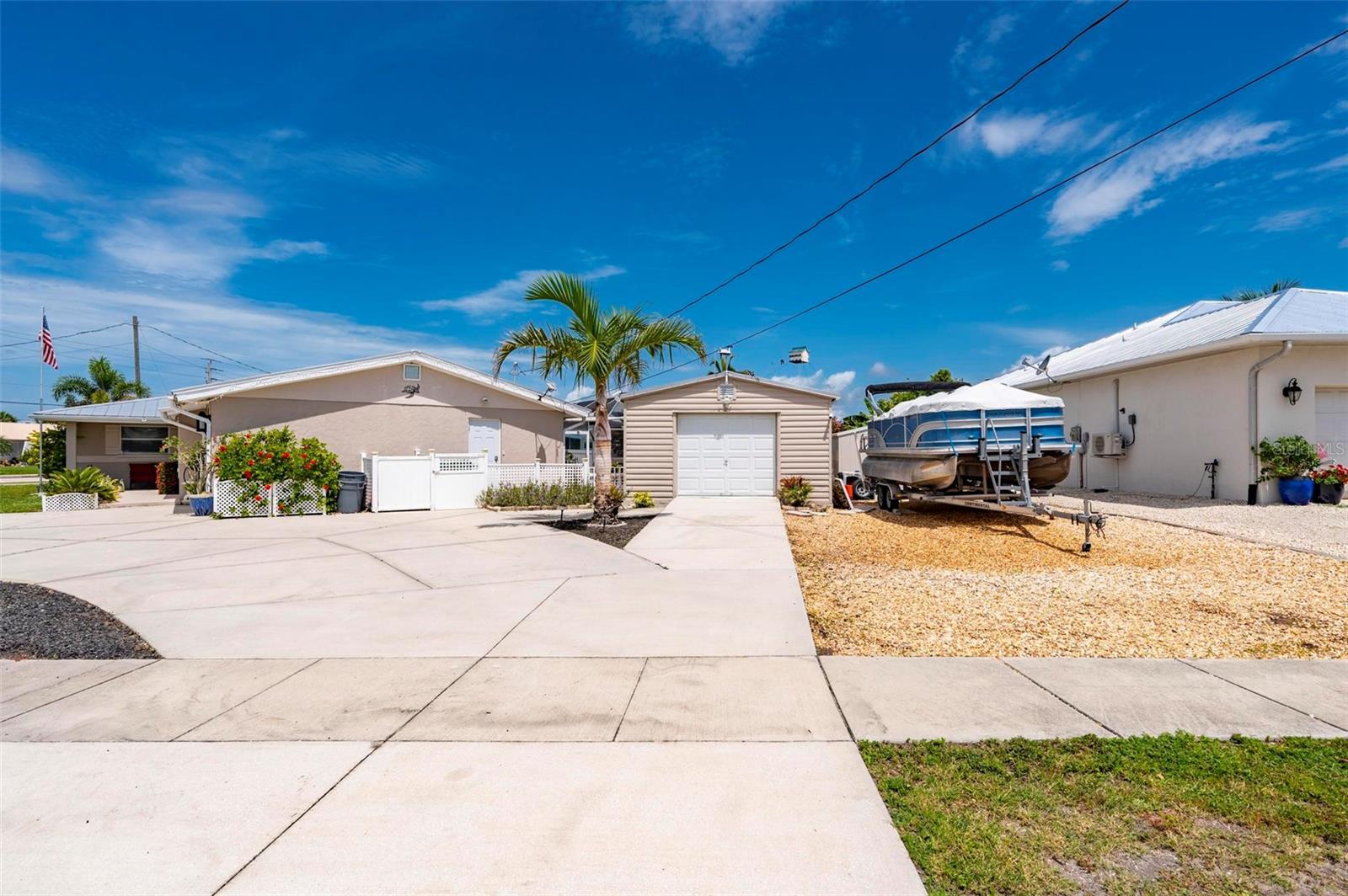 21194 EDGEWATER DR, PORT CHARLOTTE, FL, 33952