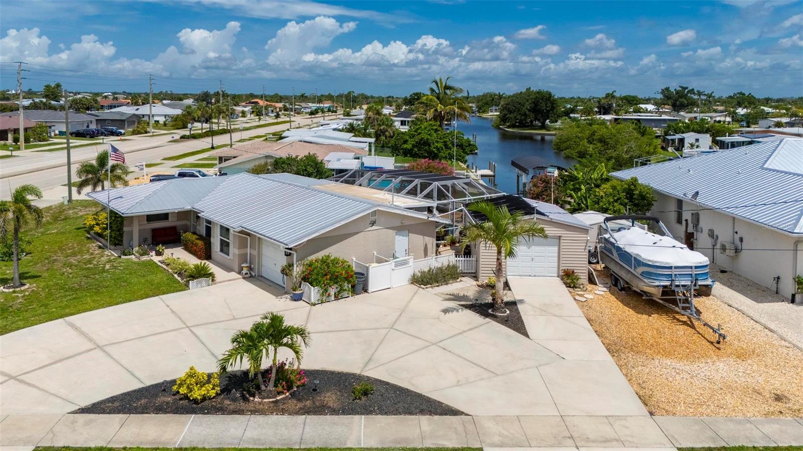 21194 EDGEWATER DR, PORT CHARLOTTE, FL, 33952
