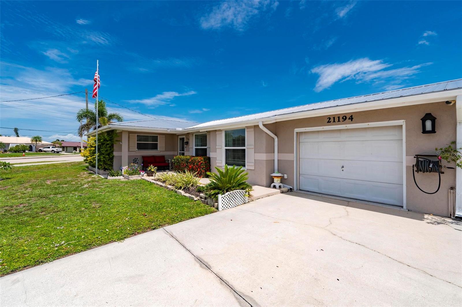 21194 EDGEWATER DR, PORT CHARLOTTE, FL, 33952