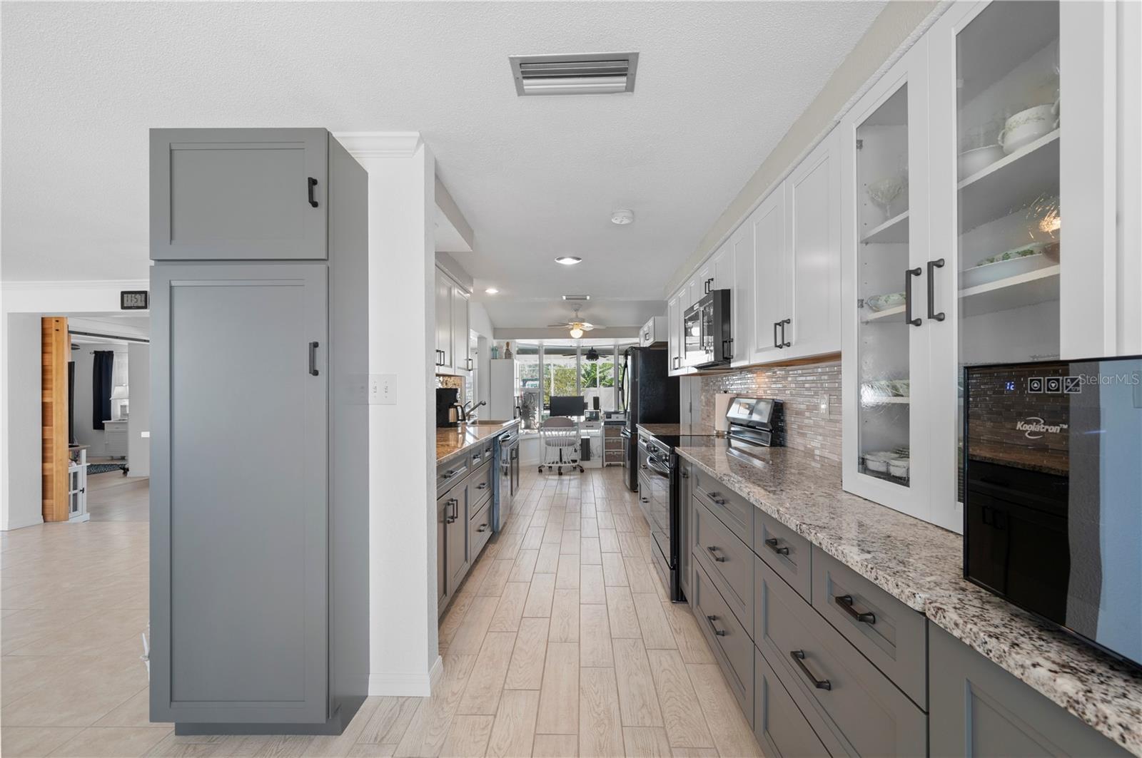 21194 EDGEWATER DR, PORT CHARLOTTE, FL, 33952