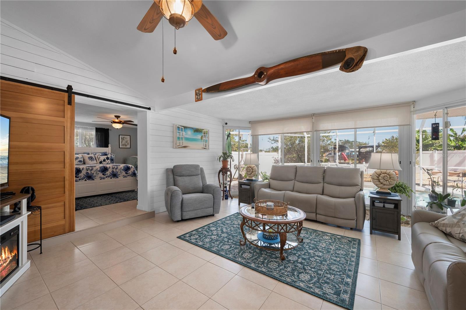 21194 EDGEWATER DR, PORT CHARLOTTE, FL, 33952