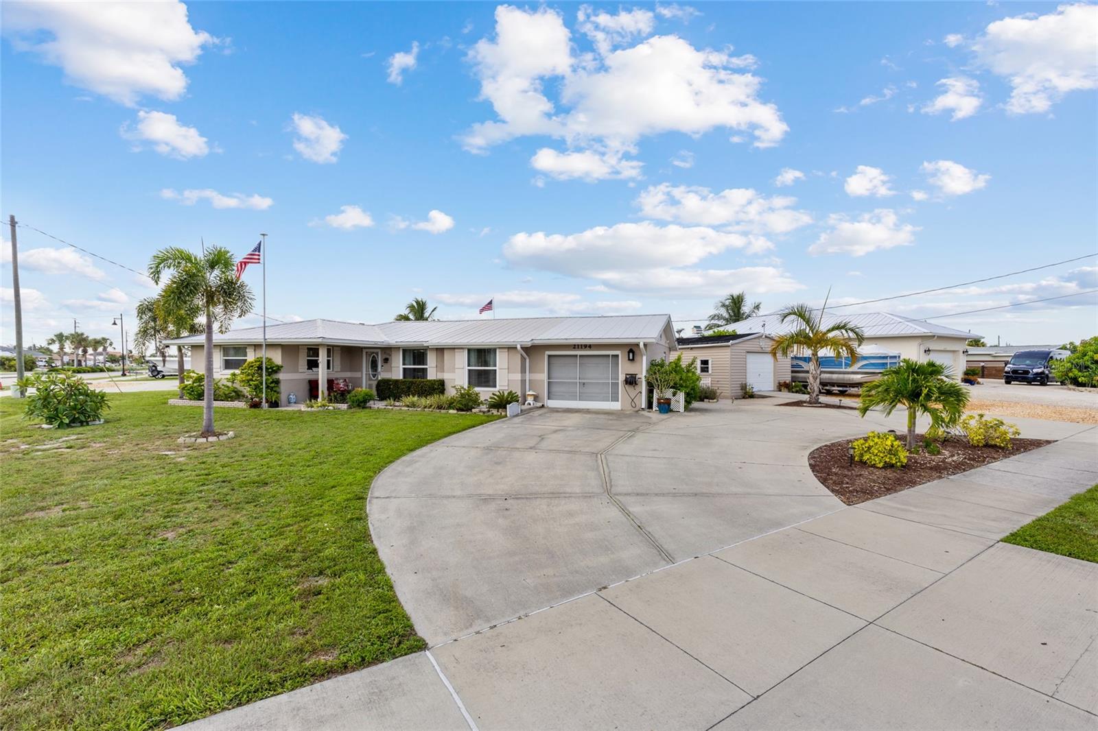 21194 EDGEWATER DR, PORT CHARLOTTE, FL, 33952