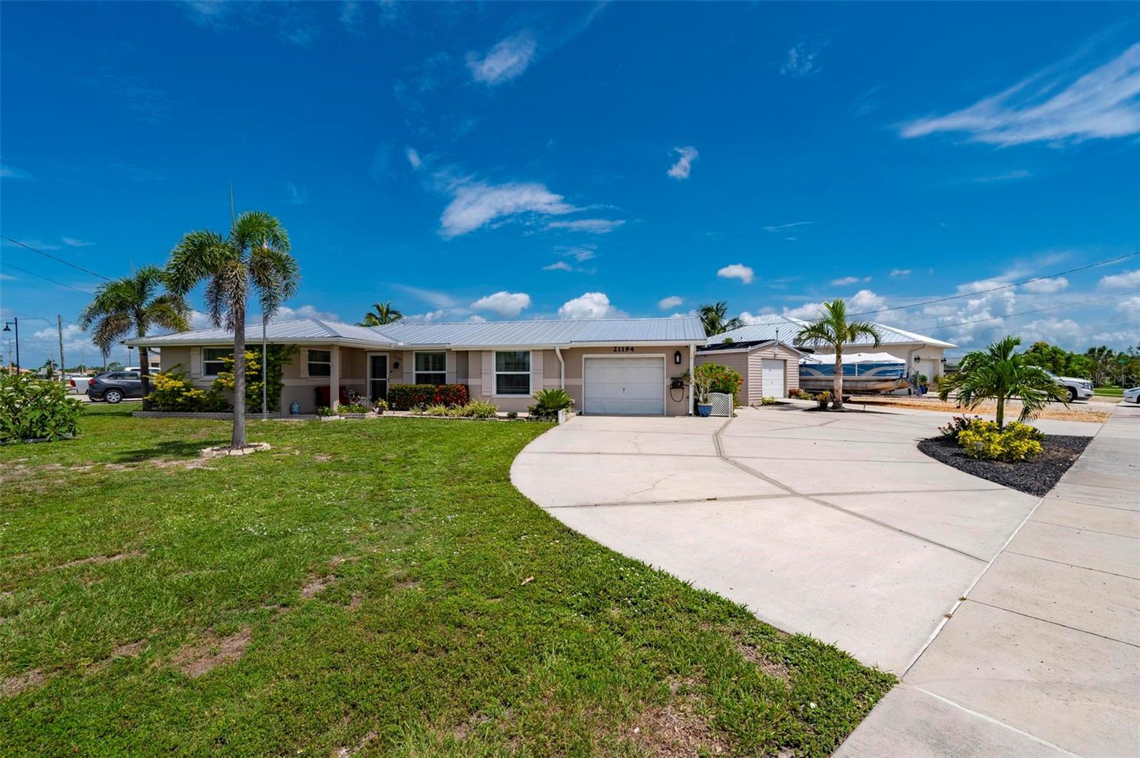 21194 EDGEWATER DR, PORT CHARLOTTE, FL, 33952