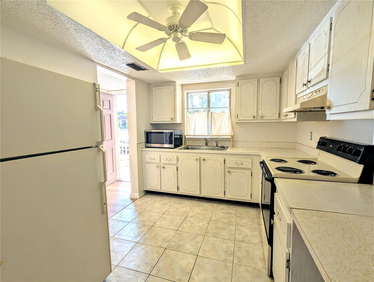 3711 LAKE BAYSHORE DR #H-116, BRADENTON, FL, 34205