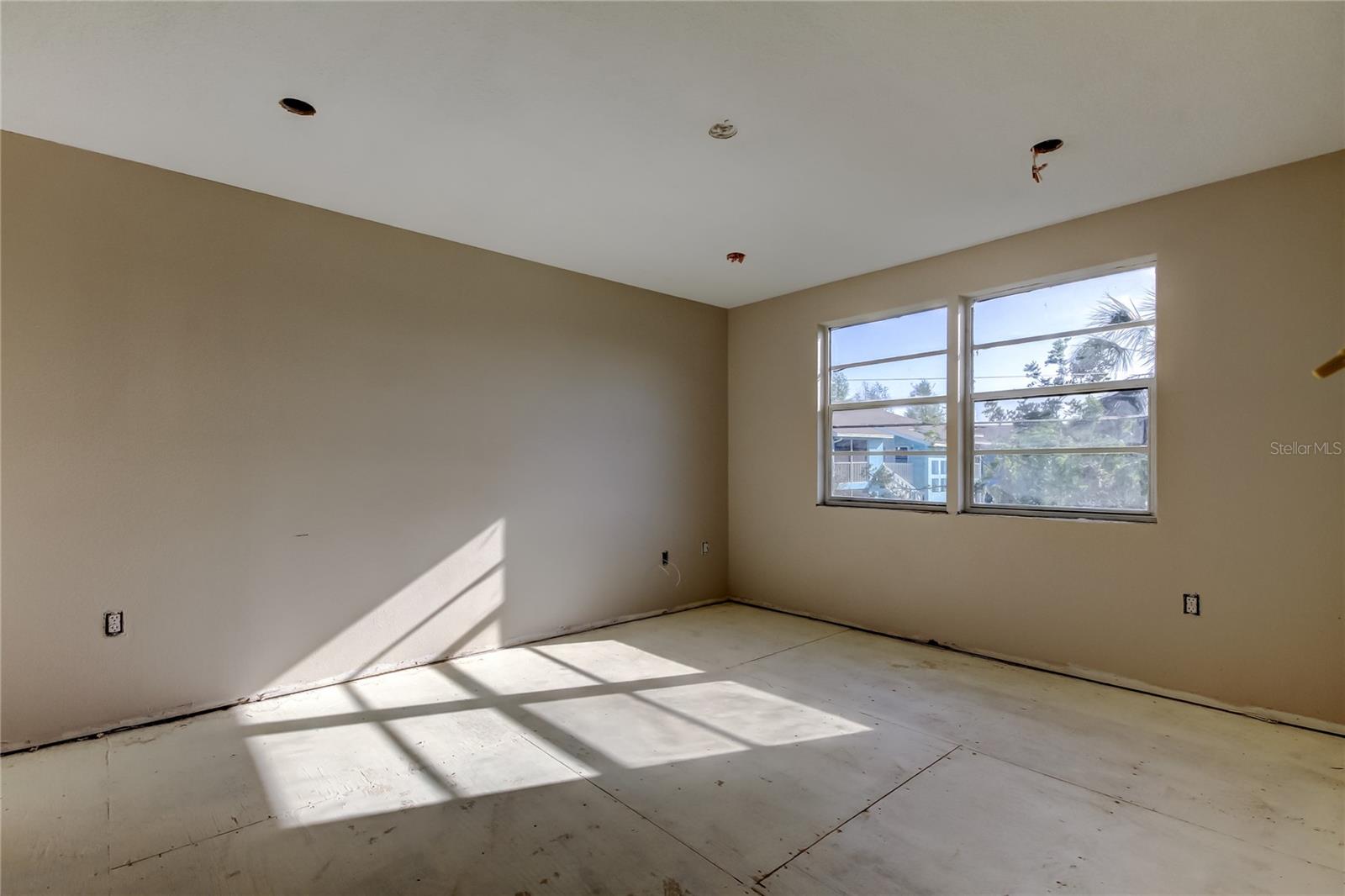 TB8362430 Property Photo