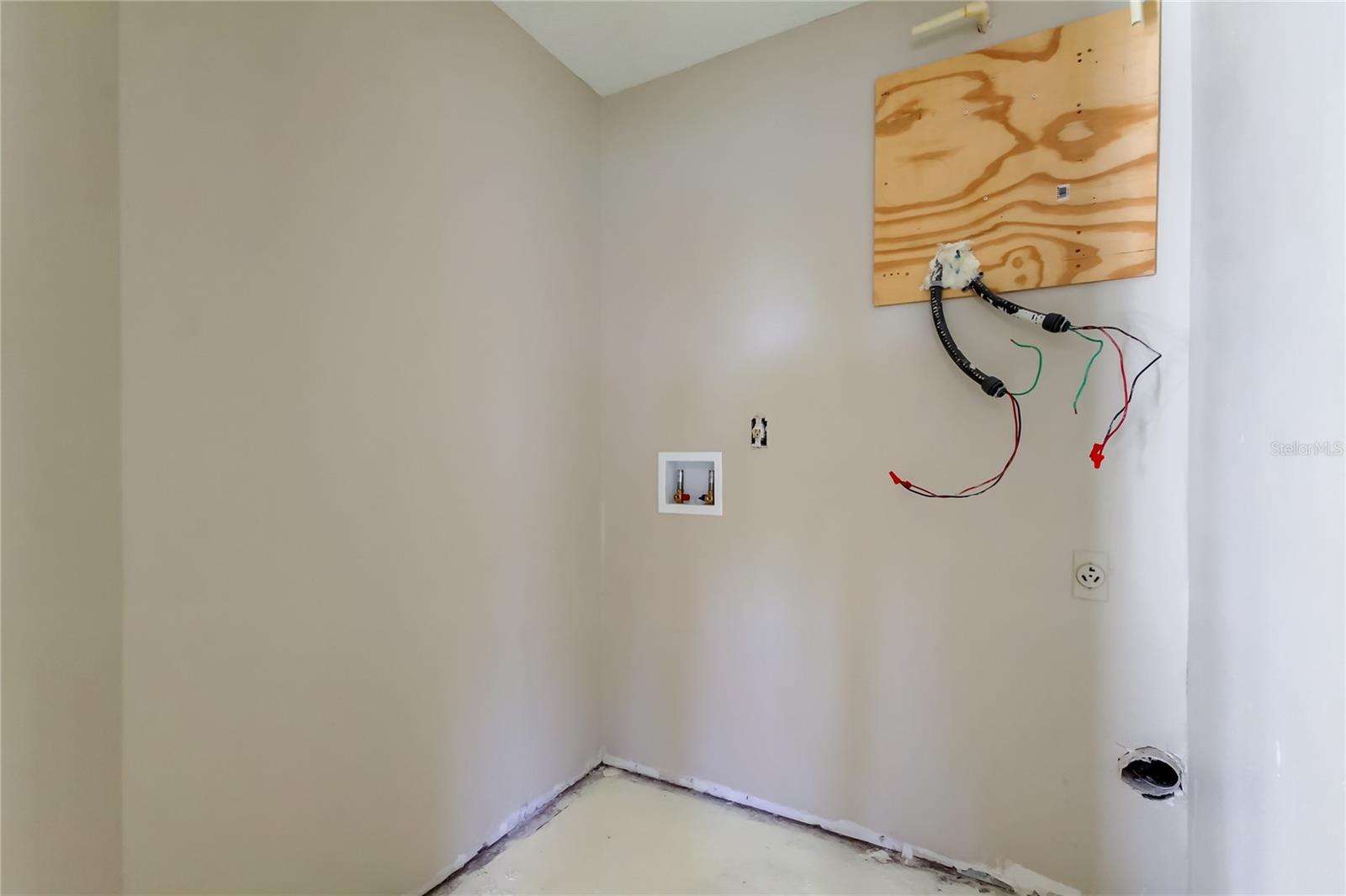 TB8362430 Property Photo