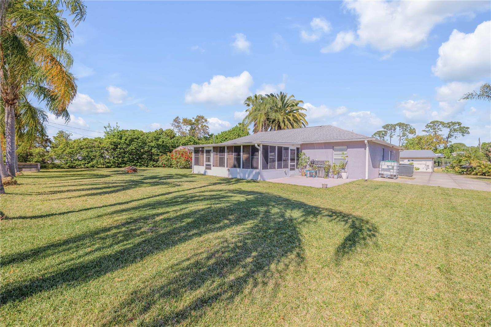 3330 QUEEN PALM DR, EDGEWATER, FL, 32141
