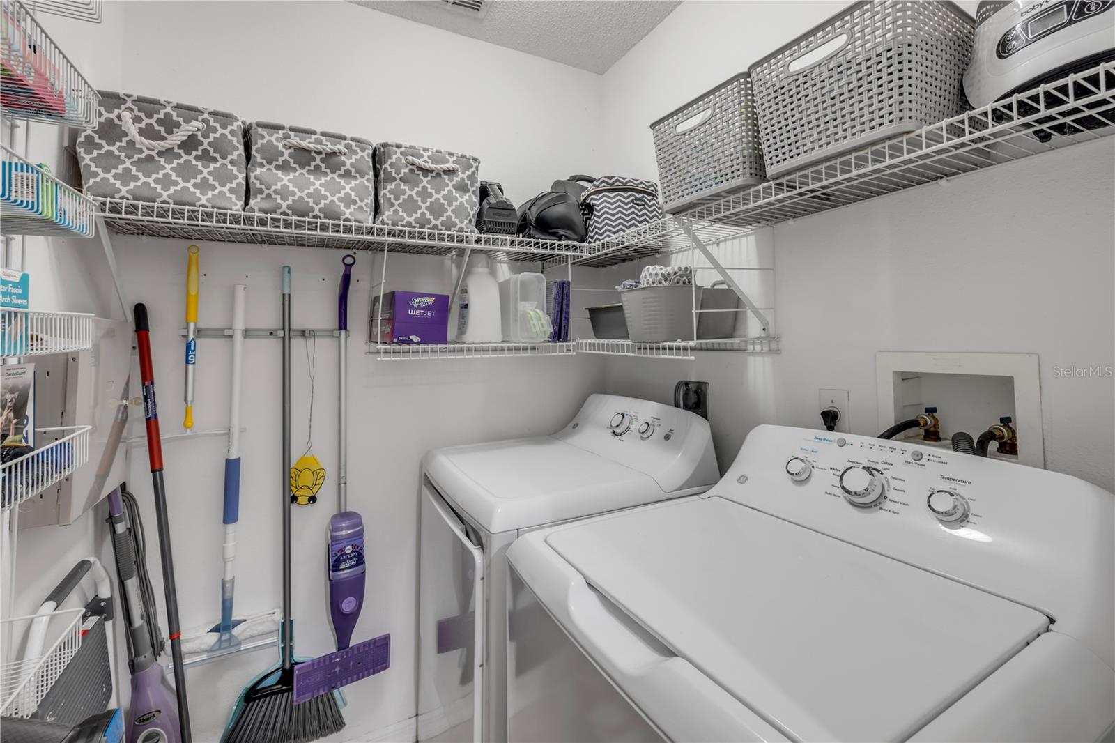3330 QUEEN PALM DR, EDGEWATER, FL, 32141