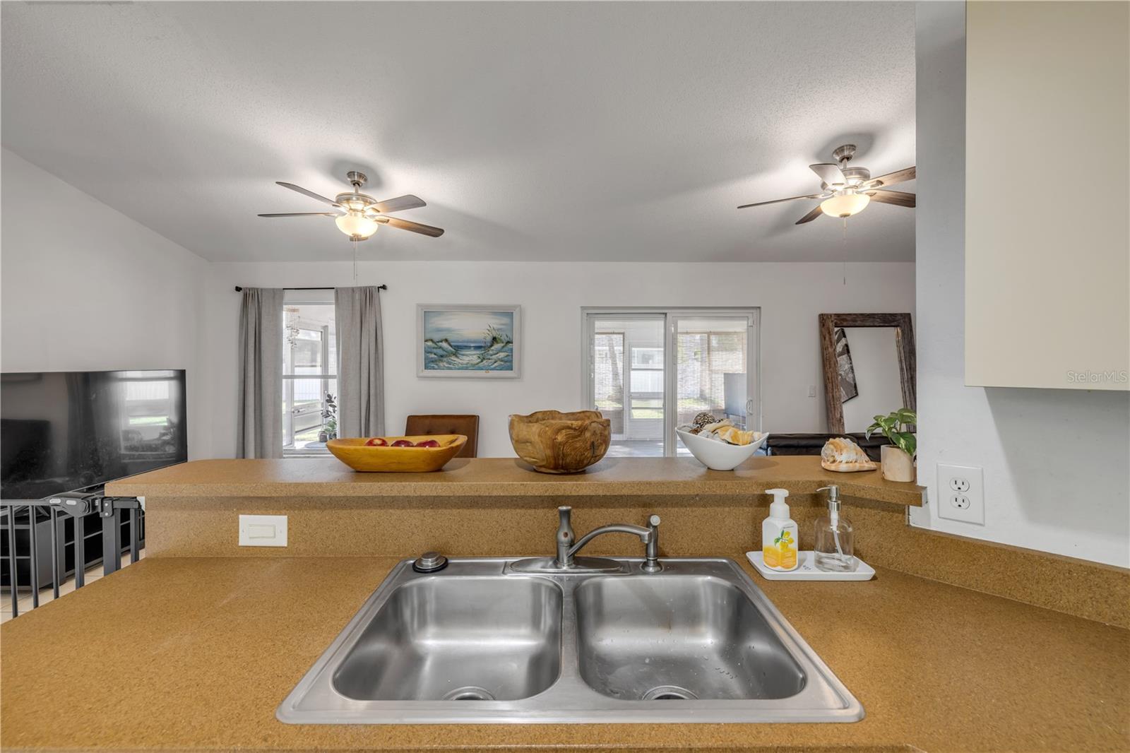 3330 QUEEN PALM DR, EDGEWATER, FL, 32141