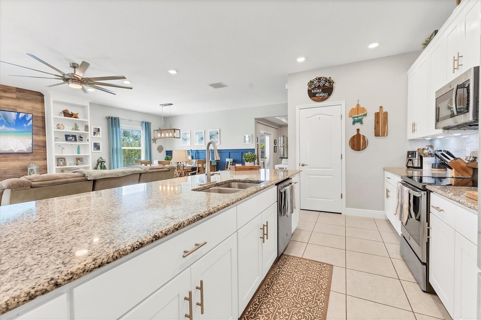 9213 SPRING CIR, PORT CHARLOTTE, FL, 33981