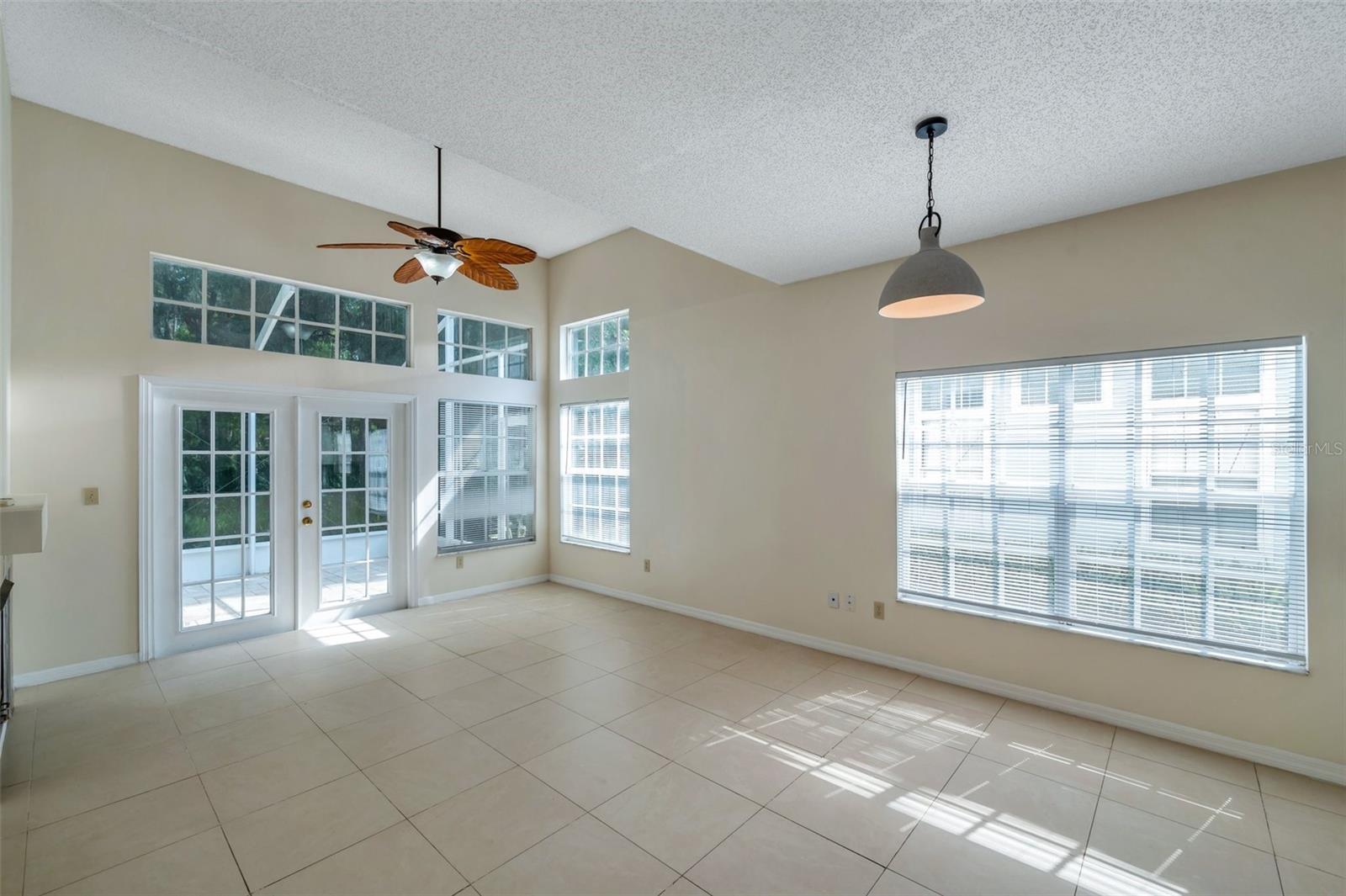5014 STERLING MANOR DR, TAMPA, FL, 33647