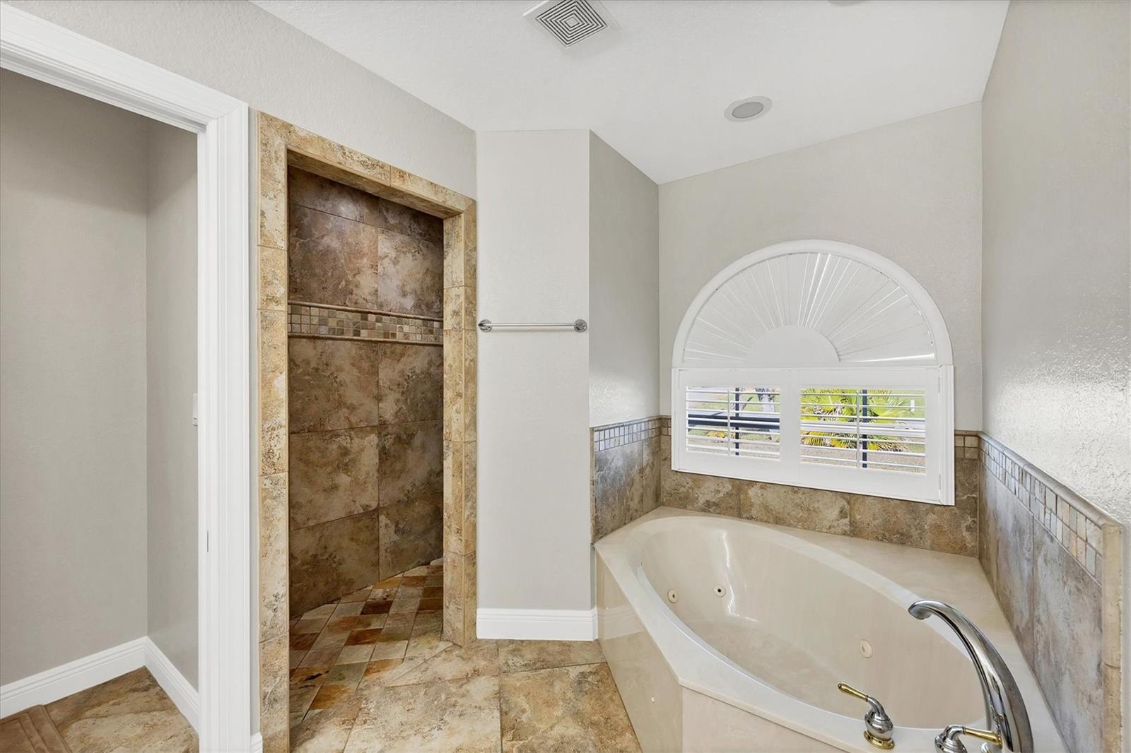 9219 NEWNAN CIR, PORT CHARLOTTE, FL, 33981