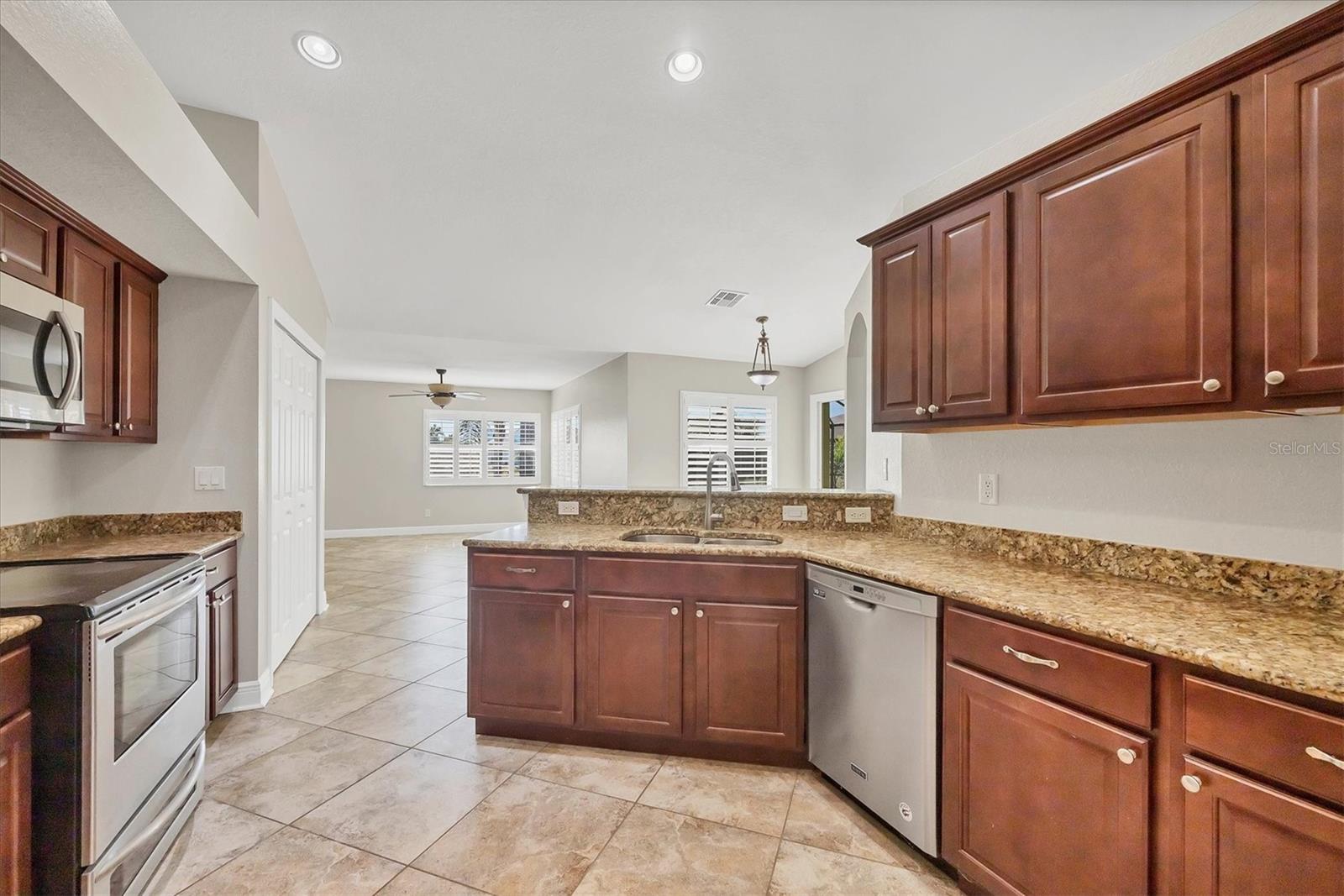 9219 NEWNAN CIR, PORT CHARLOTTE, FL, 33981