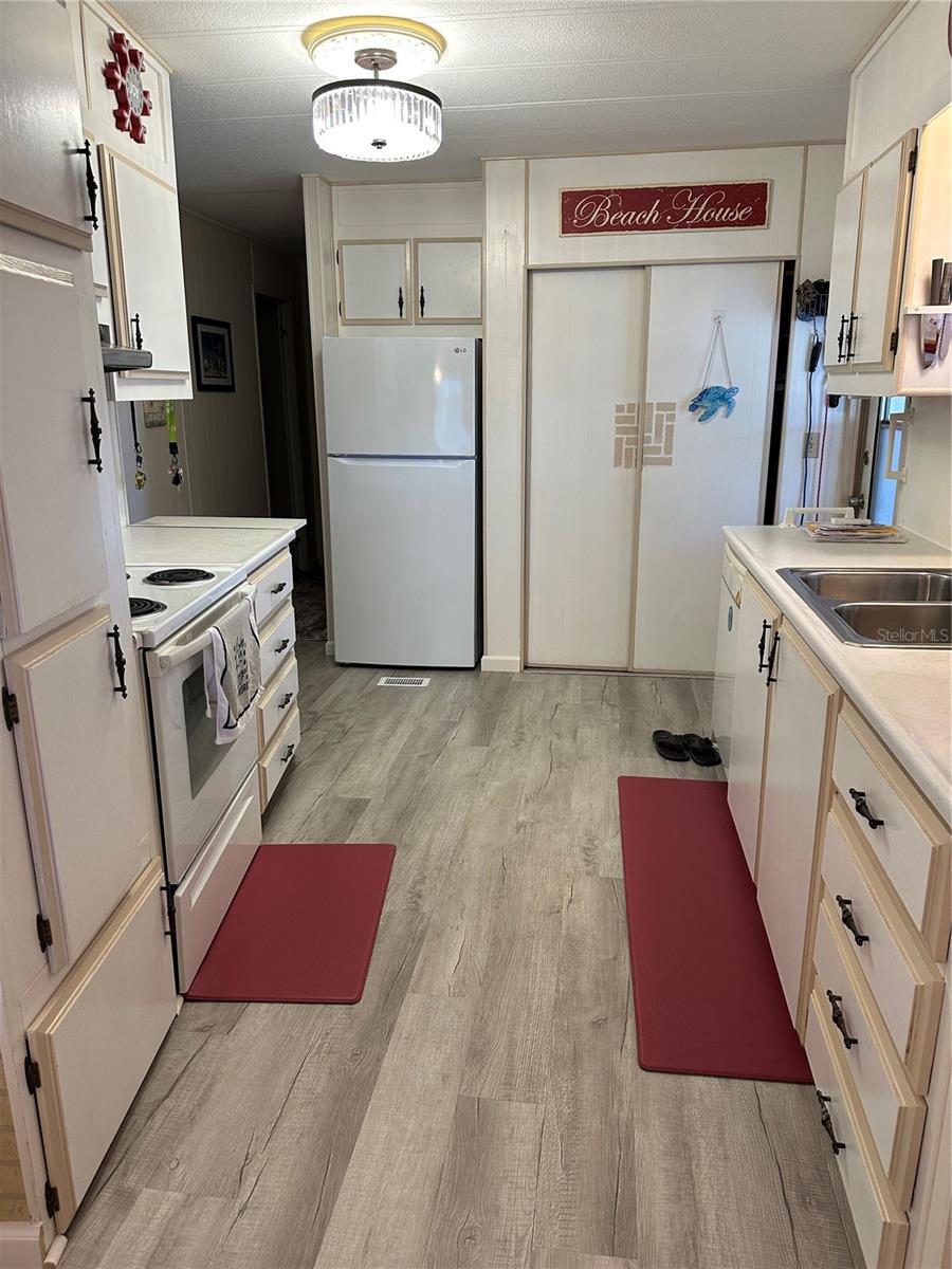 82134 C ST N #134, PINELLAS PARK, FL, 33781