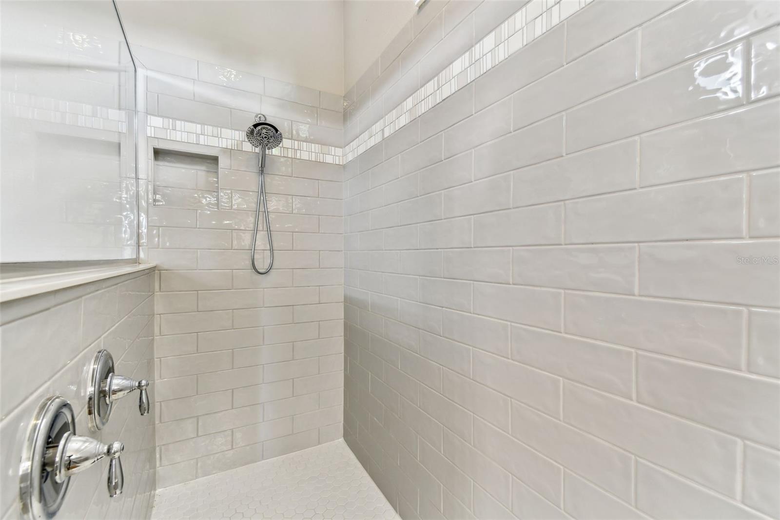 8100 OLIVE BROOK DR, WESLEY CHAPEL, FL, 33545