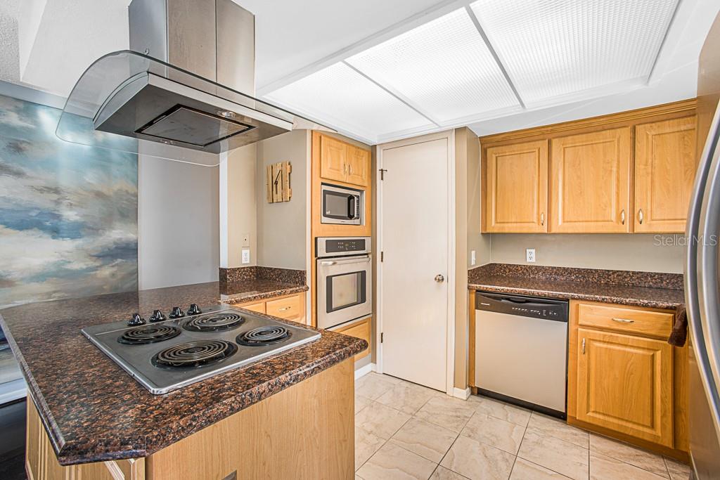 3247 S POLK AVE, LAKELAND, FL, 33803