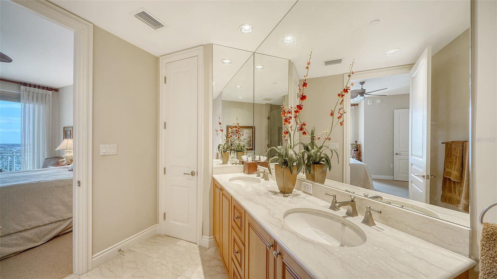 2050 BENJAMIN FRANKLIN DR #A1001, SARASOTA, FL, 34236