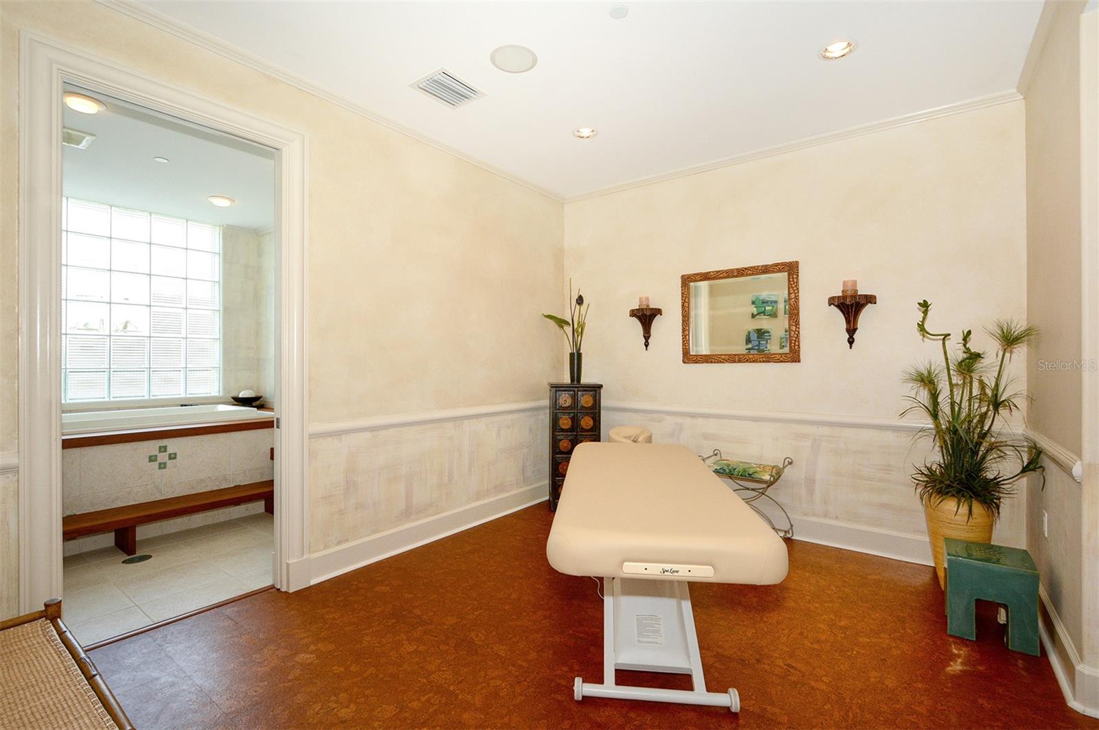 2050 BENJAMIN FRANKLIN DR #A1001, SARASOTA, FL, 34236