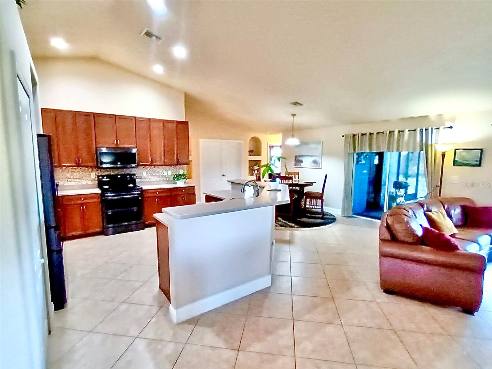 26 NW 29TH PL, CAPE CORAL, FL, 33993