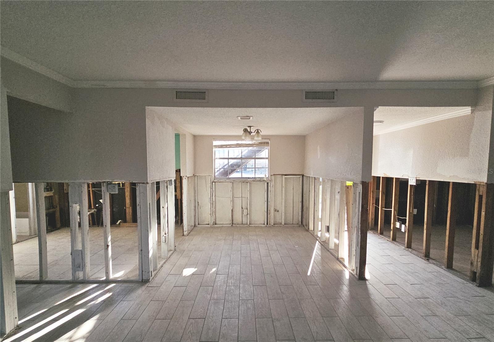 200 COUNTRY CLUB DR #1303, LARGO, FL, 33771