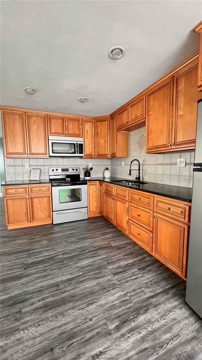 2049 SCOTLAND DR, CLEARWATER, FL, 33763