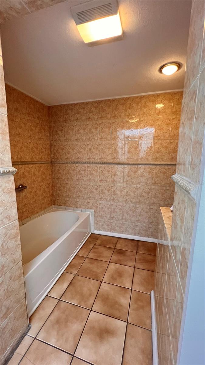 2049 SCOTLAND DR, CLEARWATER, FL, 33763