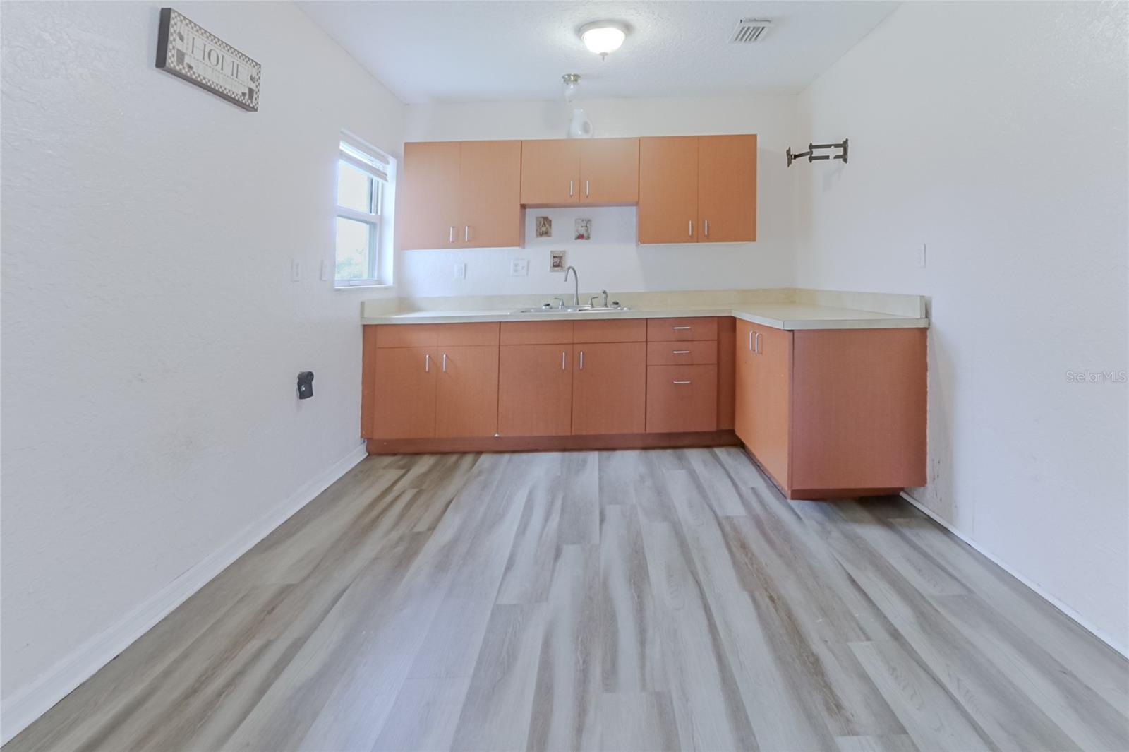 16 FLAMEVINE LN, DEBARY, FL, 32713