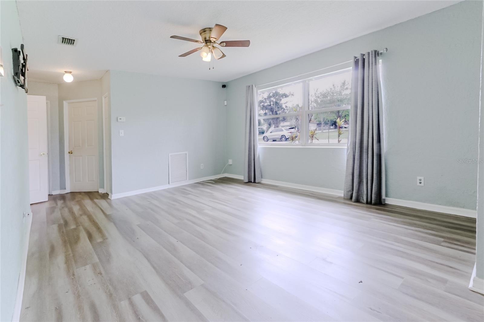 16 FLAMEVINE LN, DEBARY, FL, 32713