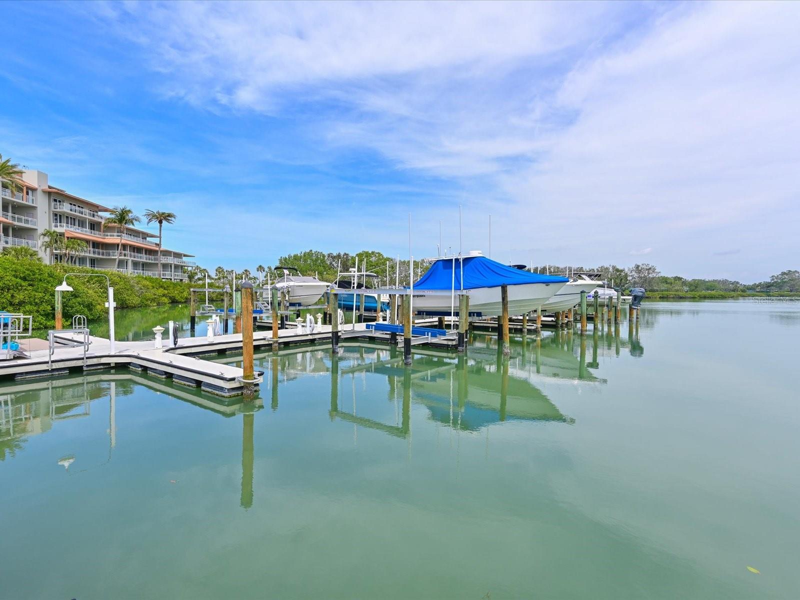 100 SANDS POINT RD #225, LONGBOAT KEY, FL, 34228
