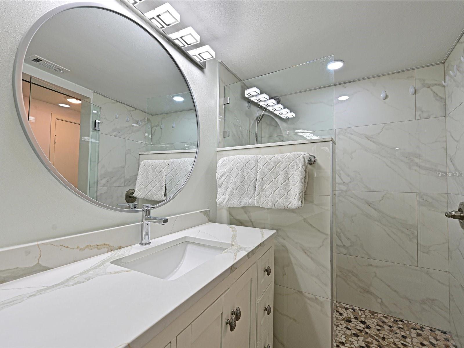 100 SANDS POINT RD #225, LONGBOAT KEY, FL, 34228