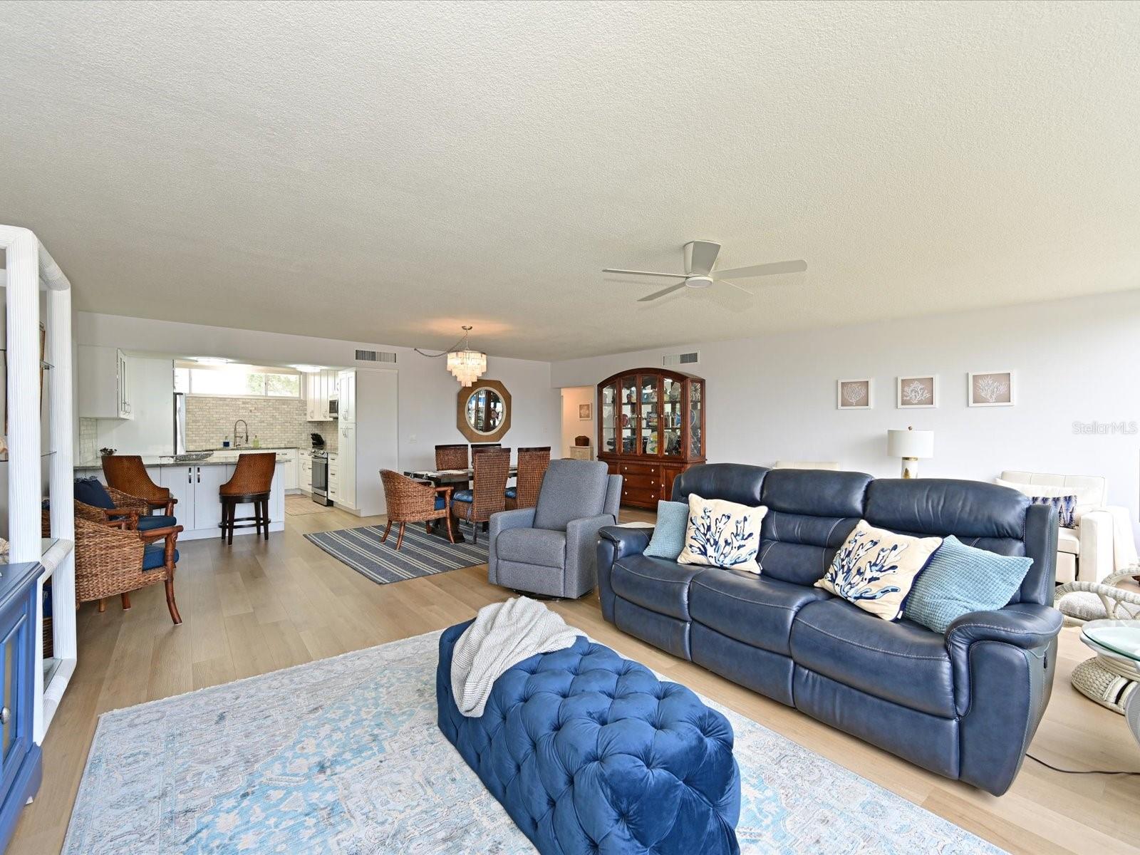 100 SANDS POINT RD #225, LONGBOAT KEY, FL, 34228