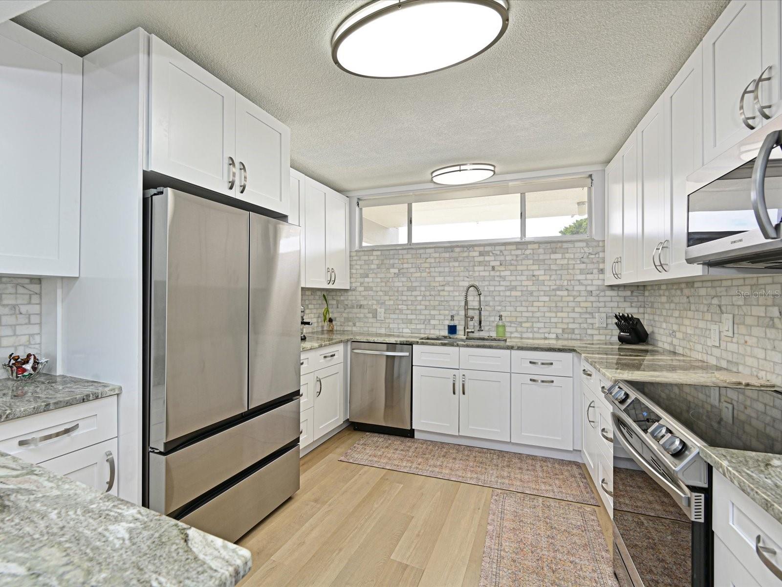 100 SANDS POINT RD #225, LONGBOAT KEY, FL, 34228