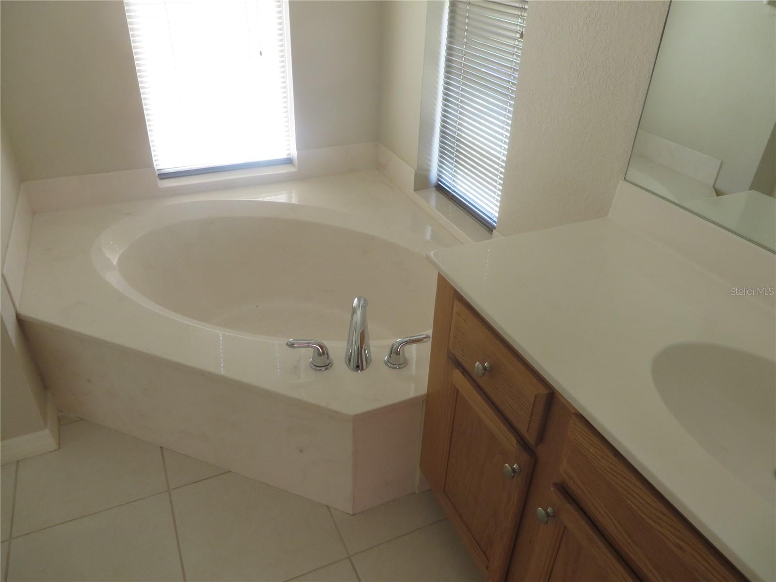 445 ROSE APPLE CIR, PORT CHARLOTTE, FL, 33954