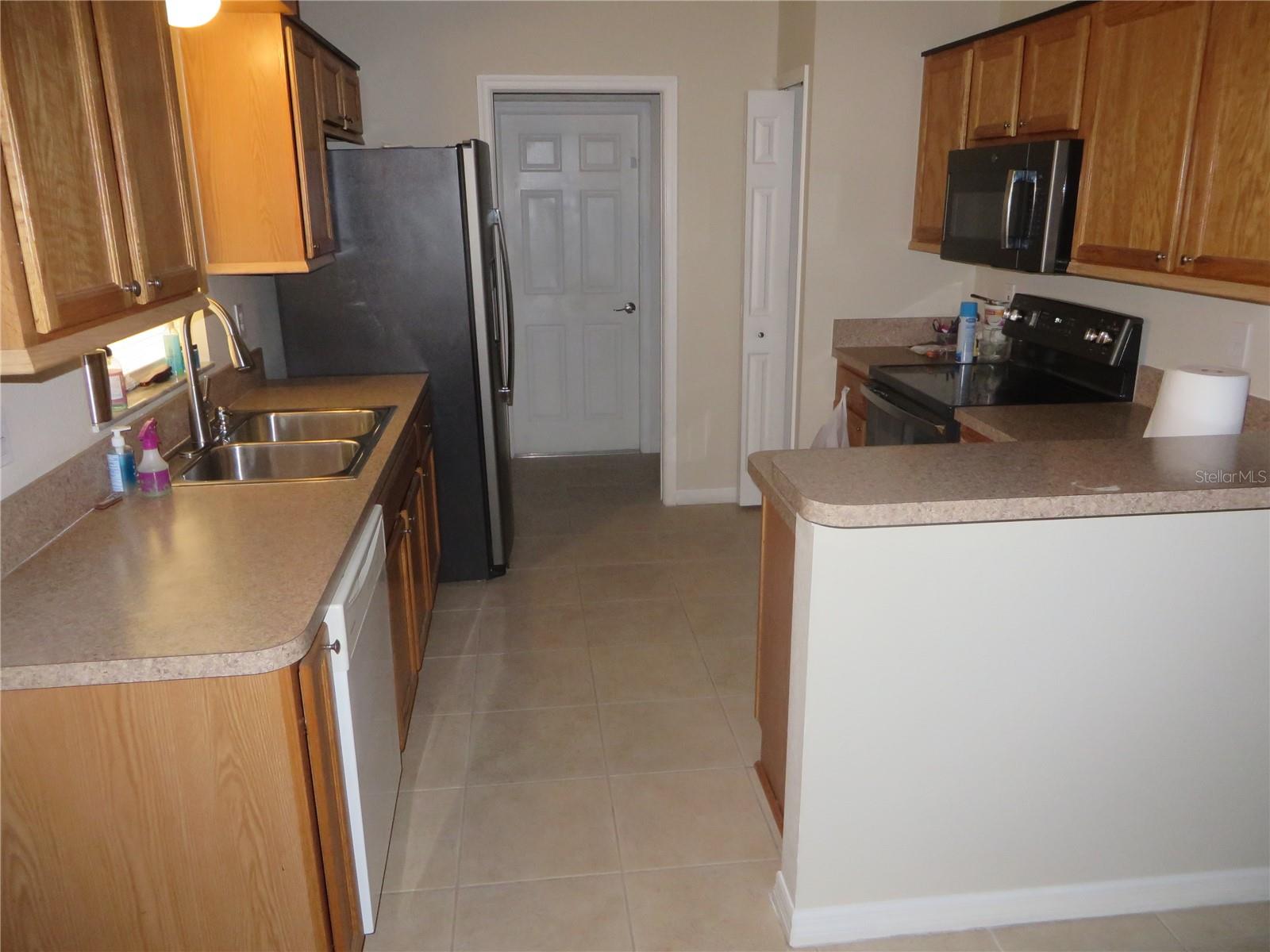 445 ROSE APPLE CIR, PORT CHARLOTTE, FL, 33954