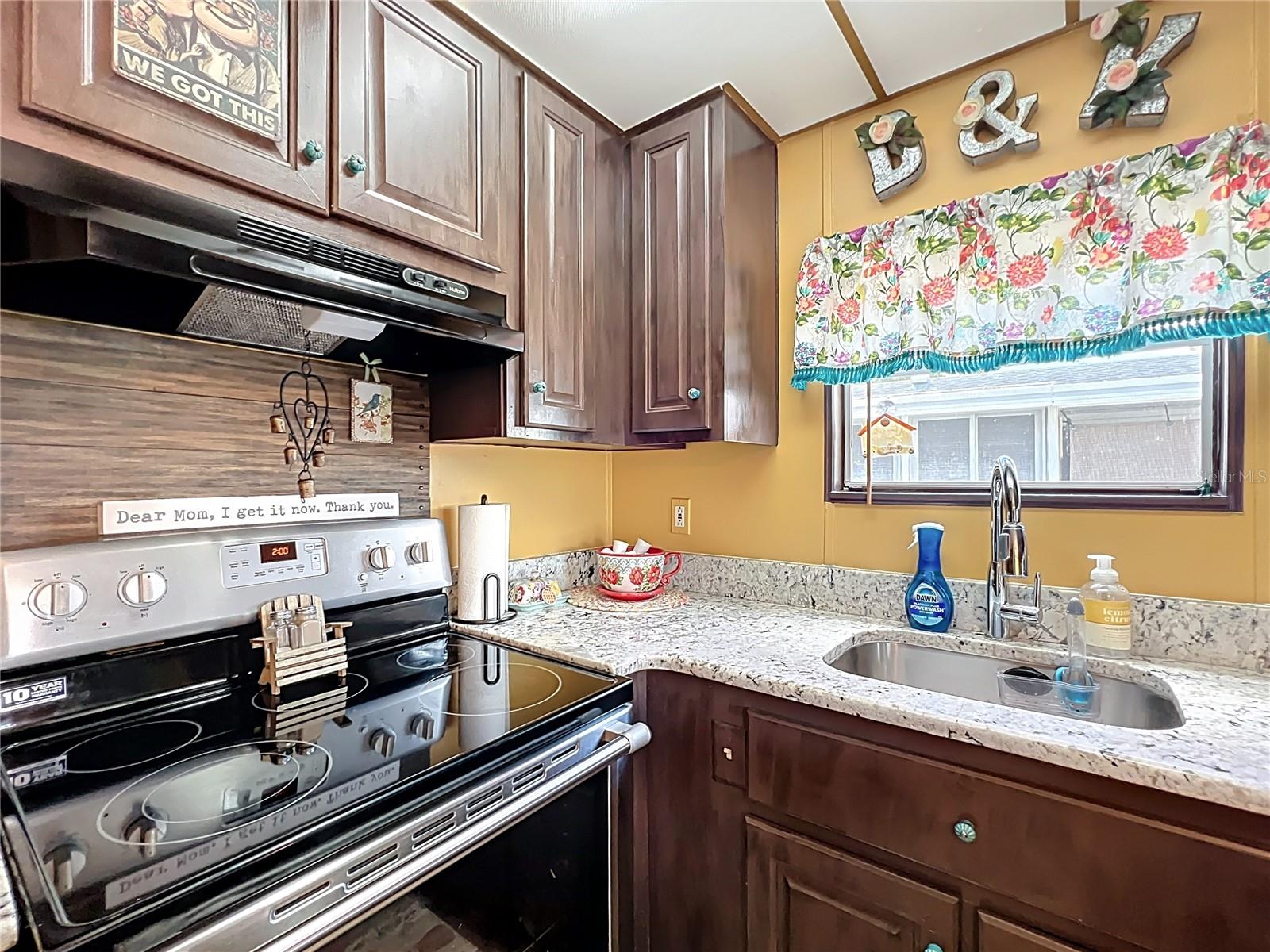 TB8362554 Property Photo