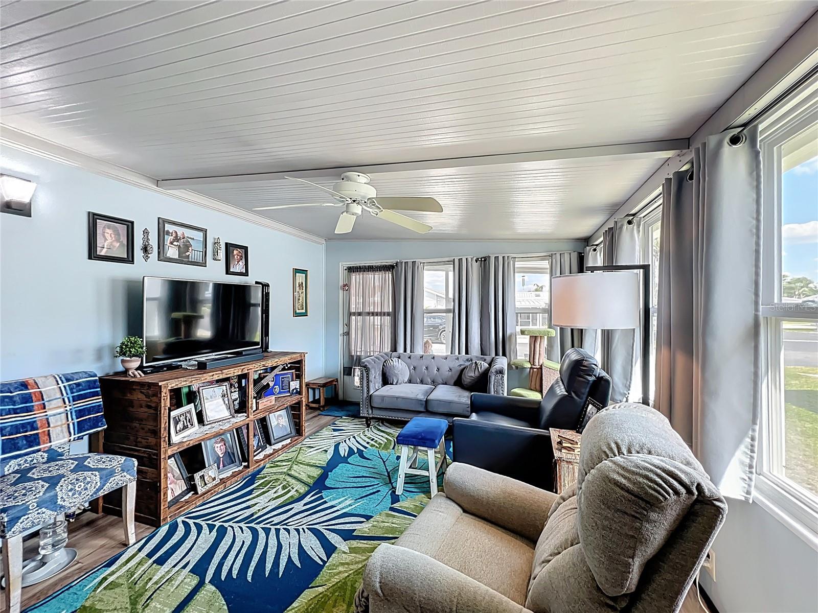 TB8362554 Property Photo